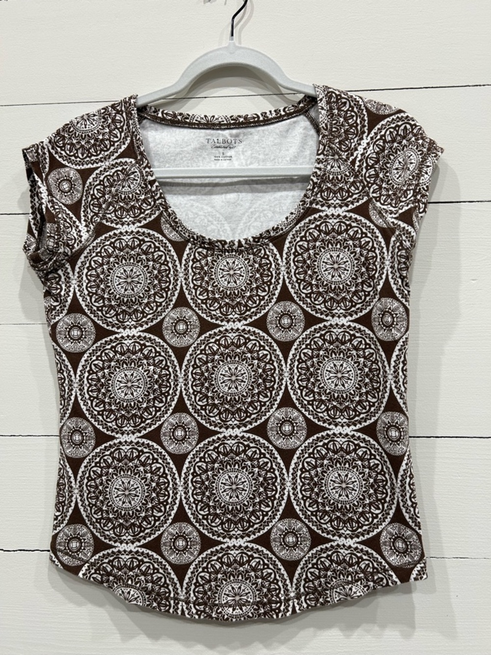 Talbots Sporty Brown and White All Cotton Tee Shirt Size Small. - Picture 1 of 4